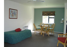 Studio motel unit and family motel unit accommodation and family motel units in Hamilton visit Camelot Motor Inn Ulster Street Hamilton new zealand